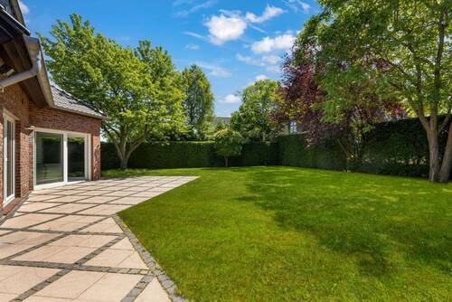Garten - Einfamilienhaus mit 196,00 m&sup2; in Neuss zum Kaufen