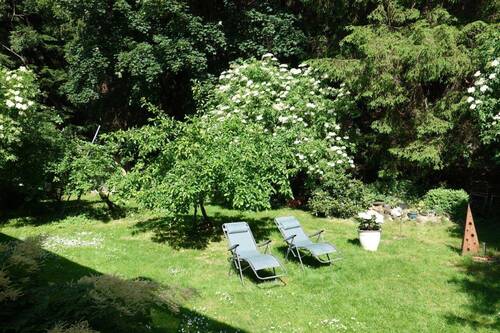 Sonniges Plätzchen - *PROVISIONSFREI* energetisch saniertes Anwesen mit idyllischem Garten am Waldrand!
