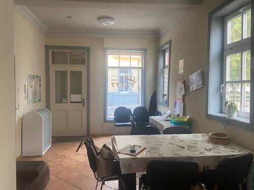Gewerberaum links m. Küchenbereich Bild 1 - kleines Büro mit 2 Räumen, Küche, Bad, ebenerdig