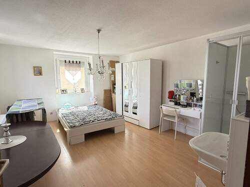 1 von 2 Schlafzimmer im OG - 