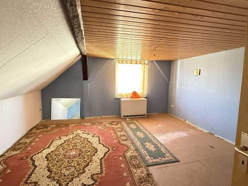 1 von 3 Zimmern im DG - 