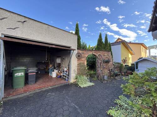 Garage und Hof - 