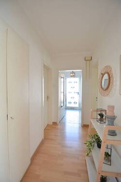 Flur Richtung Haustür - 