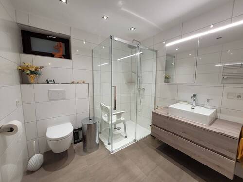 Badezimmer.jpg - Etagenwohnung mit 97,00 m² in Großrinderfeld zur Miete