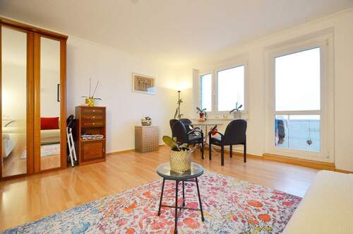 mit Balkonzugang - 1 Zimmer Etagenwohnung in Rostock