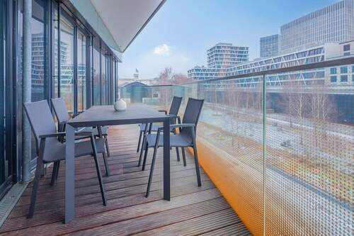 Einer von zwei Balkonen - 