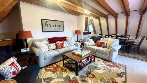 Bild 2 - 6 Zimmer Mehrfamilienhaus, Wohnhaus zur Miete in Steinenbronn