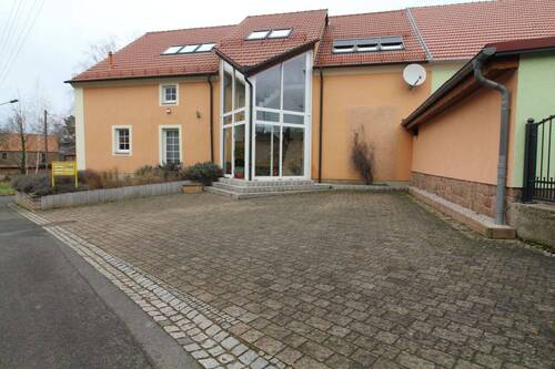 Hausansicht Strasse - Mehrfamilienhaus, Wohnhaus mit 337,00 m² in Döbeln zum Kaufen