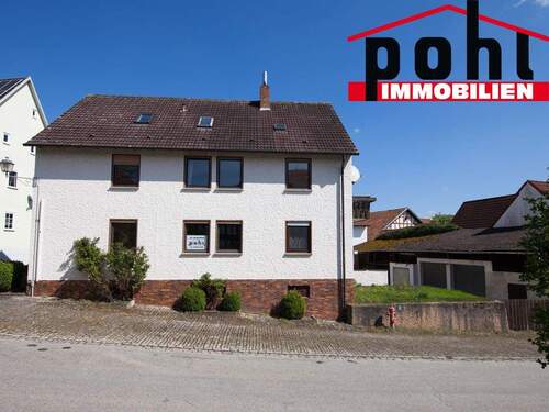 2.jpg - PREIS GESENKT! Großes Wohnhaus zum günstigen Preis! Sehr viel Platz in einem Stadtteil von Seßlach! Scheune + Garagen!