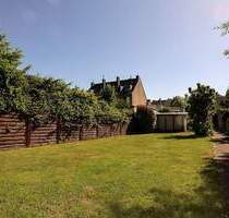 Baugrundstück wartet auf kreativen Bauherrn - Düsseldorf / Heerdt