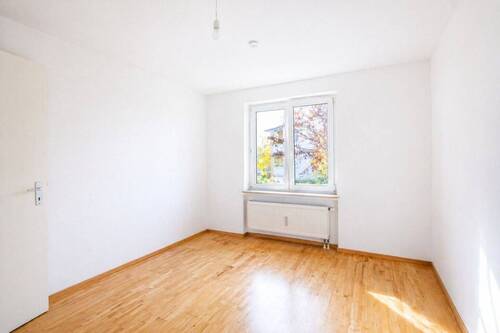 Schlafzimmer - 2 Zimmer Etagenwohnung zum Kaufen in München