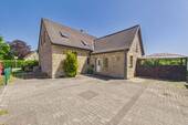Fassade - Liebhaberobjekt mit Potenzial: Einfamilienhaus mit Einliegerwohnung direkt am Naturschutzgebiet