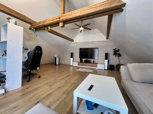 Wohnzimmer - Zwei Häuser - ein Zuhause: Flexibel nutzbare Immobilie mit Charme, Twin-House in Kuchen