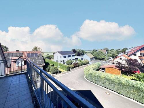 Entspannung pur - genießen Sie den Blick ins Grüne auf Ihrem Balkon - 2 Zimmer Etagenwohnung in Werneck