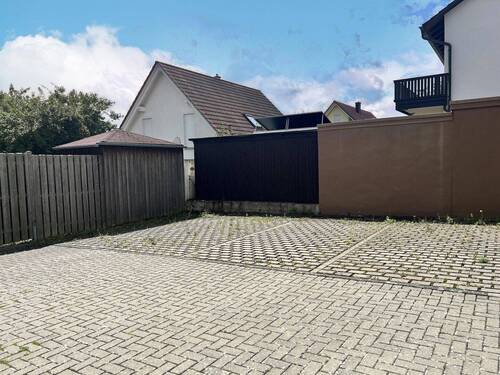 3 Kfz- Stellplätze im Außenbereich - 