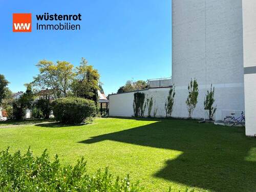 Grünanlage vor dem Haus - 