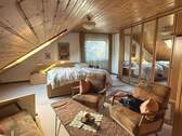Großes Schlafzimmer im Dachgeschoss - 