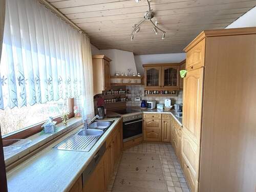 Einbauküche mit Speisekammer - 