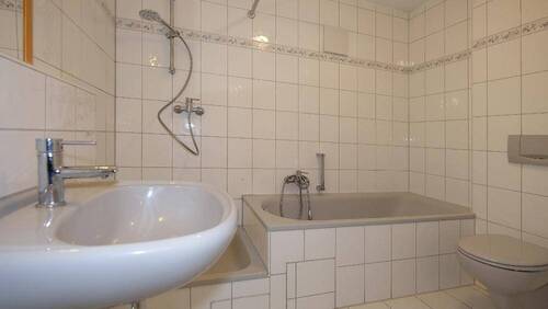 Badezimmer im Obergeschoss - 