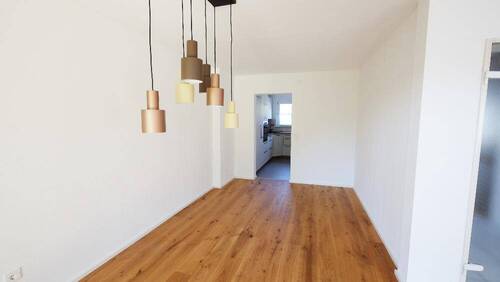 Das Esszimmer mit Zugang von der Küche - 