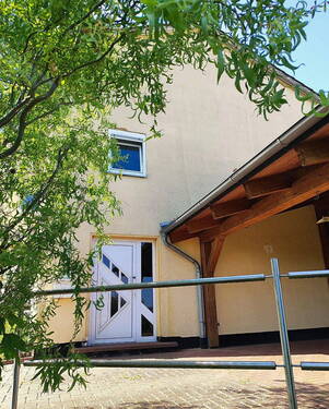 Hauseingang - 4 Zimmer Reihenendhaus zum Kaufen in Kassel