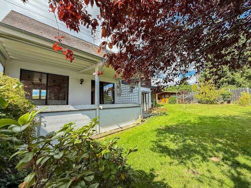 Große, überdachte Terrasse - 