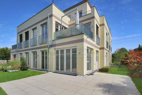 Terrasse / Garten / Ansicht - Hüfingen am Kofenweiher - Exklusive 3,5 -Zi.-Komfort-Wohnung, barrierefrei, mit Terrasse u. Garten zzgl. zwei Tiefgaragenstellplätzen!