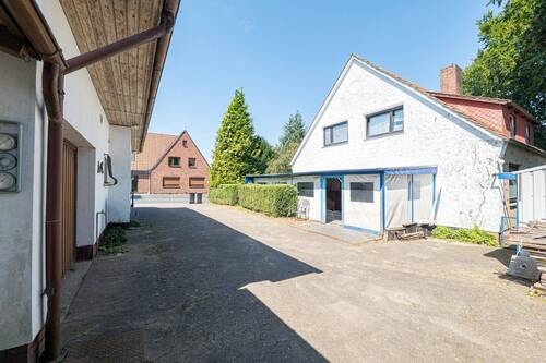 Hoffläche - 1 Zimmer Mehrfamilienhaus, Wohnhaus in Bremervörde / Hesedorf bei Bremervörde