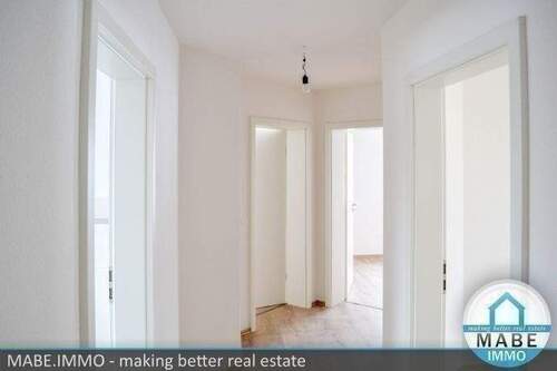 Flur - nach Renovierung - 