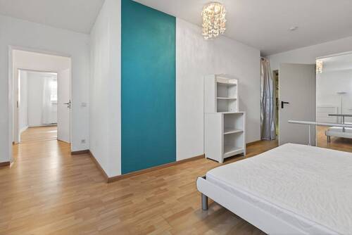 Durchgangszimmer KG - 