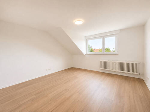 Zimmer 2 - Etagenwohnung mit 64,00 m&sup2; in Mannheim / Neckarau zur Miete