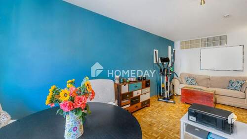 Wohnzimmer 2 - 2 Zimmer Etagenwohnung in München