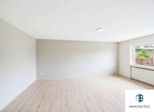 Wohnzimmer EG - leer - 6 Zimmer Mehrfamilienhaus, Wohnhaus in Bad Kreuznach