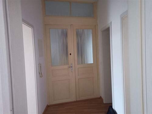8 Flur 1 - 