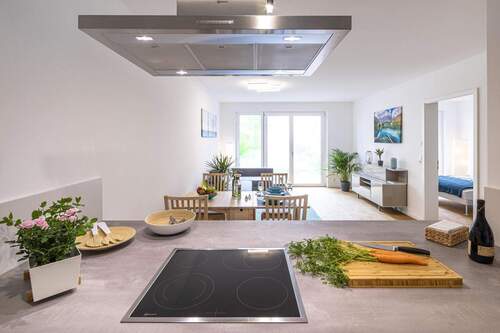 Hier wird gekocht und angerichtet! - 2 Zimmer Etagenwohnung in Niederwerrn