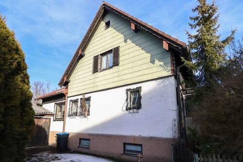 Außenansicht - Sanierungsbedürftiges Einfamilienhaus mit vielen Möglichkeiten in Peiting!