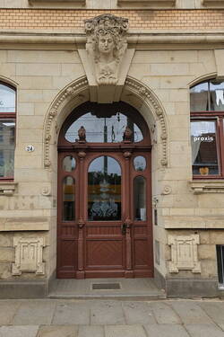Eingangspforte - 3 Zimmer Etagenwohnung zum Kaufen in Dresden
