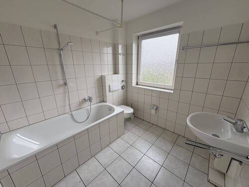 Badezimmer- 2. Ansicht - 