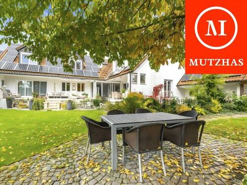Großzügiger Garten - MUTZHAS - Großzügiges Mehrgenerationenhaus mit Hallenbad