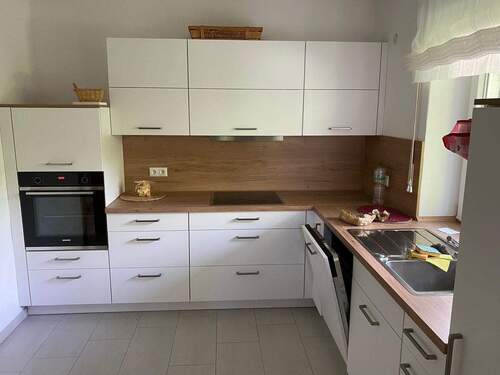 Einbauküche - 6 Zimmer Mehrfamilienhaus, Wohnhaus in Straßkirchen