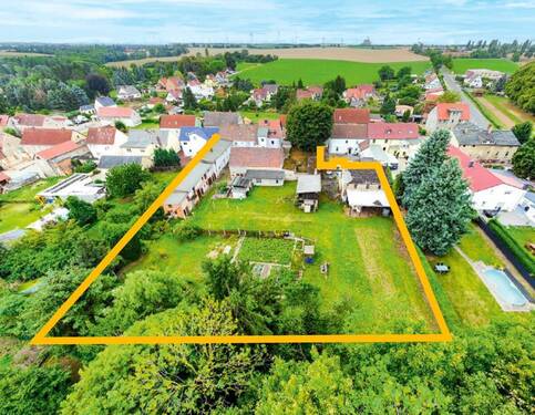 ungefähre Grundstücksgrenze - Mehrfamilienhaus, Wohnhaus zum Kaufen in Hohenmölsen
