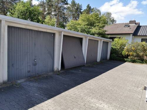 Garage - 6 Zimmer Reihenendhaus zur Miete in Celle