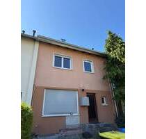 Reihenmittelhaus mit Potenzial in ruhiger Lage - Nürnberg Thon