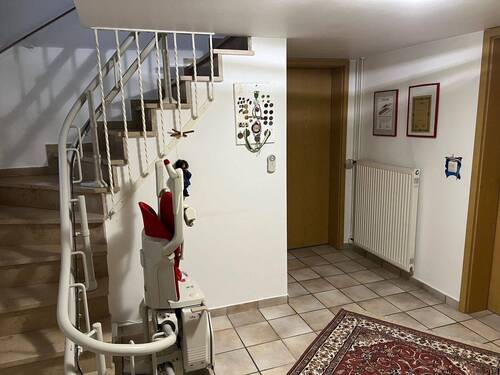 Flur_Keller_Treppenlift - 