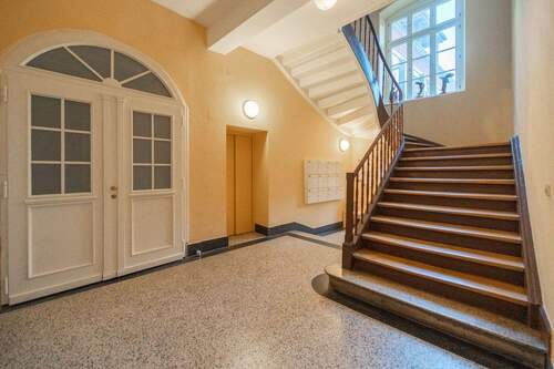 Treppenhaus - 3 Zimmer Etagenwohnung in Heidelberg