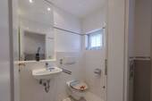 Bad mit Dusche im Untergeschos - 