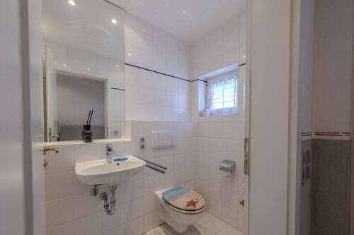 Bad mit Dusche im Untergeschos - 