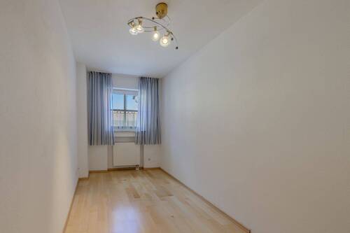 Schlafzimmer/Büro im Untergesc - 