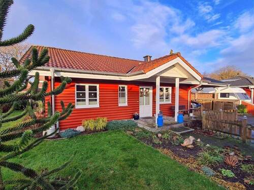 Herzlich willkommen! - Gepflegtes Holzhaus aus dem Jahr 2006 in ruhiger Sackgassenendlage