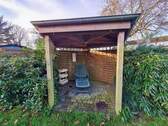 Kleine Gartenlaube zum Entspannen - 